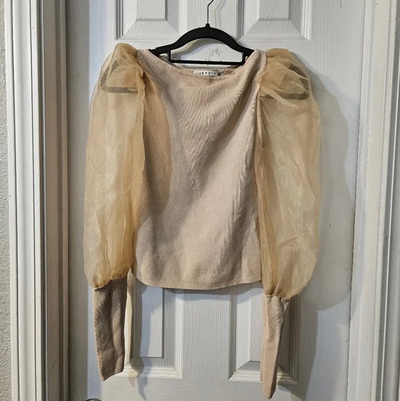 Alice + Olivia ABELLA PUFF SLEEVE CROP TOP - Picture 4 of 7